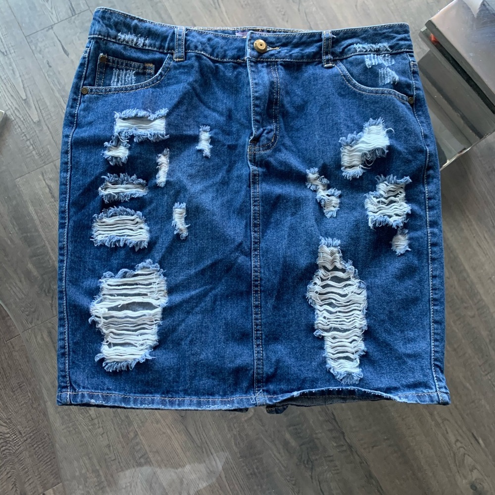 ⛔️SOLD⛔️Denim rip skirt
